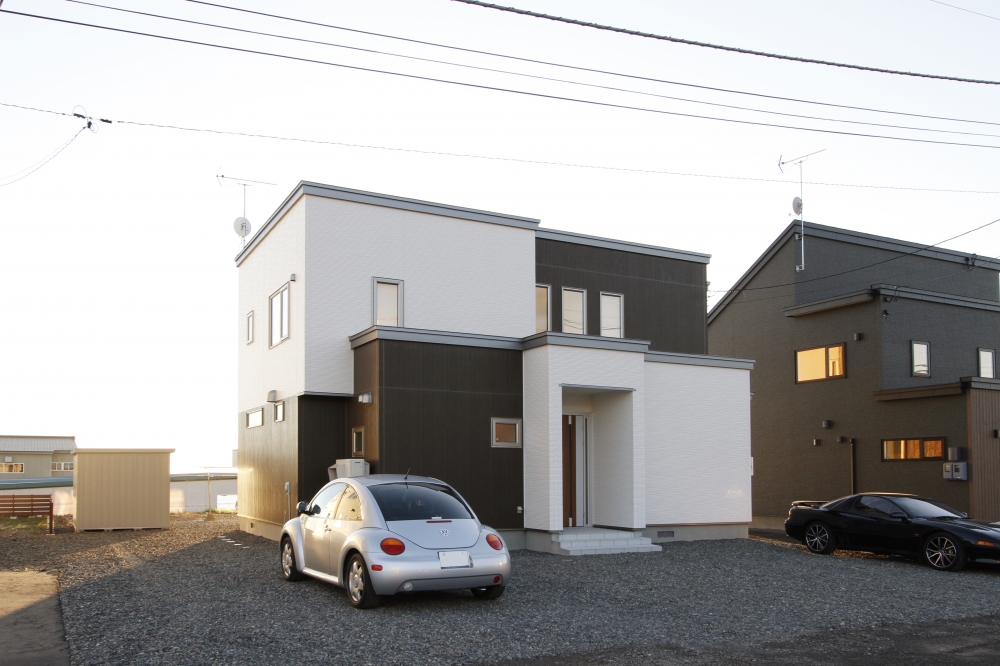 「これからは孫の近くで」海がみえる広い庭、新冠で叶えた二世帯住宅